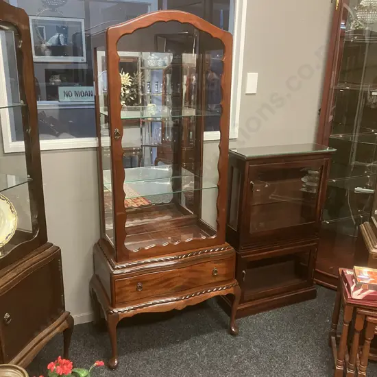 Queen Anne Style Mahogany Dome Top Cabinet, 3 Adj Glass Shelves, Mirror Back, Drawer In Base, Rope Edged. H170 W75 D41cm