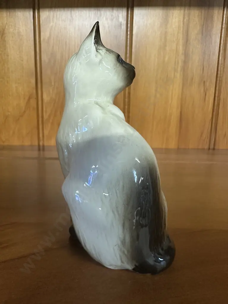 Beswick Porcelain Siamese Cat Sitting Figurine H10cm. Image 1++