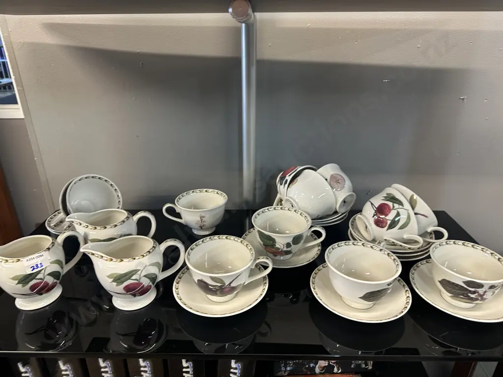 Queens "Hookers Fruit" Teaware Image 1++