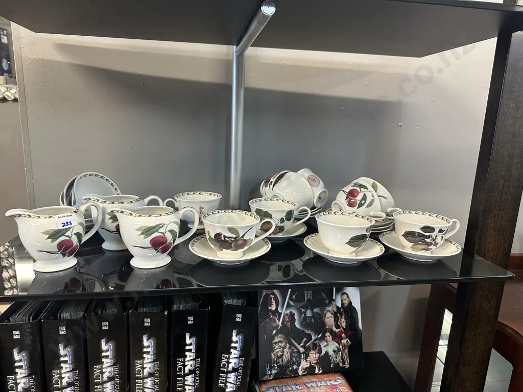 Queens "Hookers Fruit" Teaware Image 1++