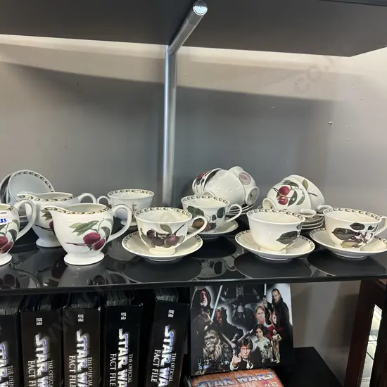 Queens "Hookers Fruit" Teaware