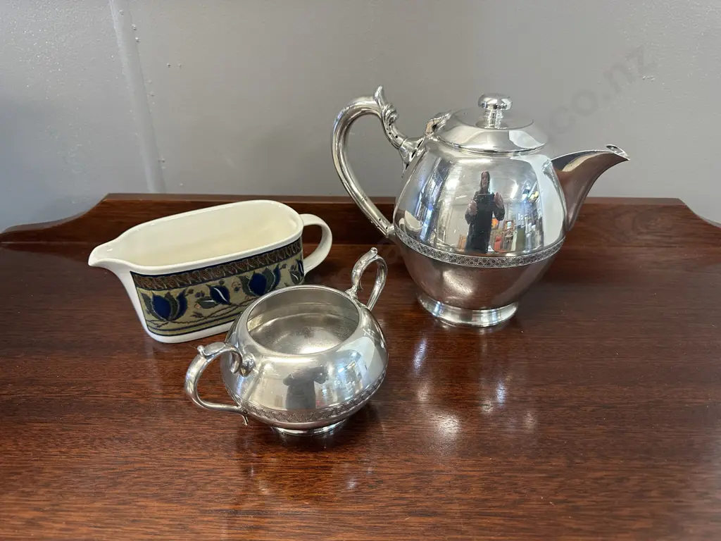 Walker & Hall Teapot & Sugar Bowl With Mikasa Intaglio Gravy Jug Image 1++