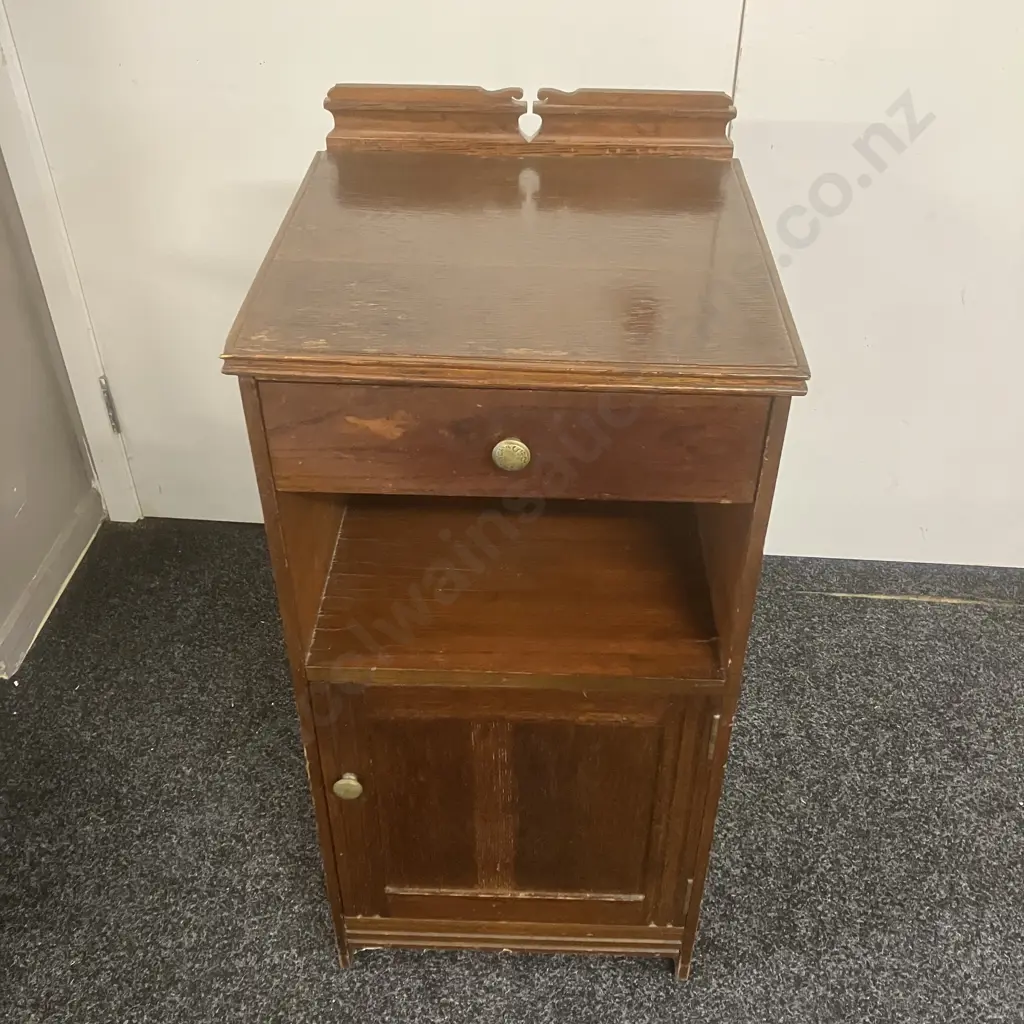 Oak Art Deco Bedside Cabinet. H78 W37 D38cm Image 1++