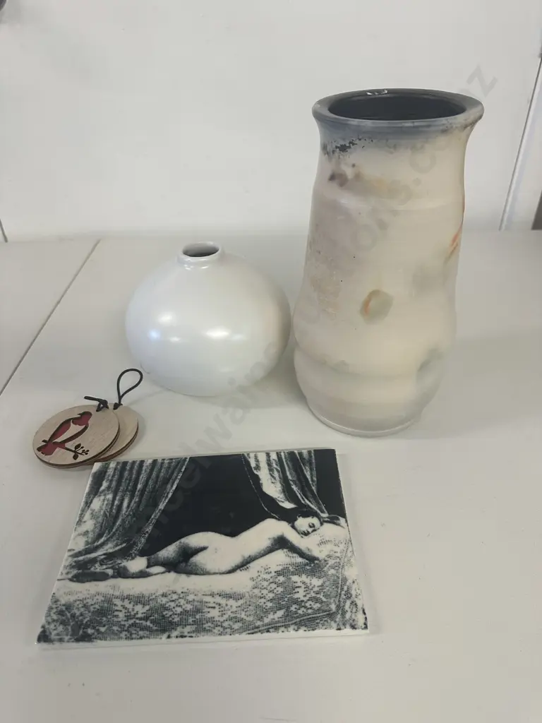 Porteous Art Tile & Assorted Vases Image 1++