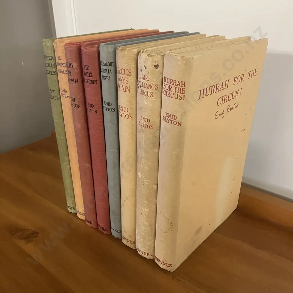 Enid Blyton Books x 8 - Various 1950's Image 1++