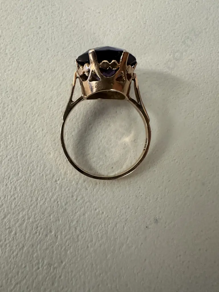 18 K Gold Amethyst Ring Image 1++