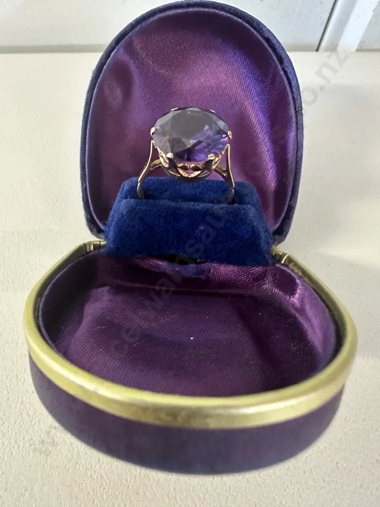 18 K Gold Amethyst Ring Image 1++