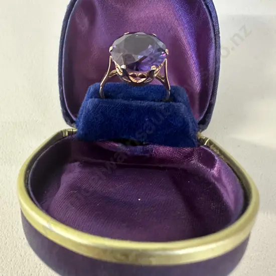 18 K Gold Amethyst Ring
