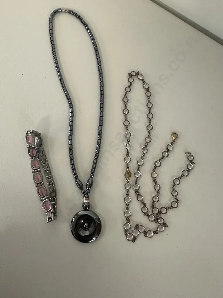 Selection Of Jewellery Including Necklaces & Bracelets Image 1++