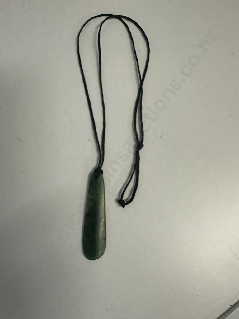Greenstone Pounamu Necklace L7.5,W2cm. Image 1++