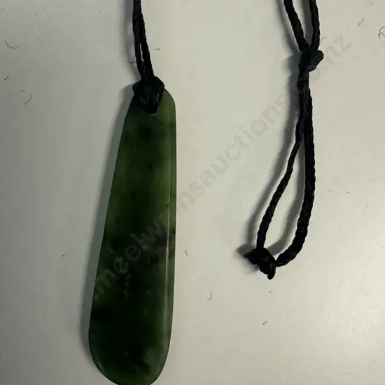 Greenstone Pounamu Necklace L7.5,W2cm.