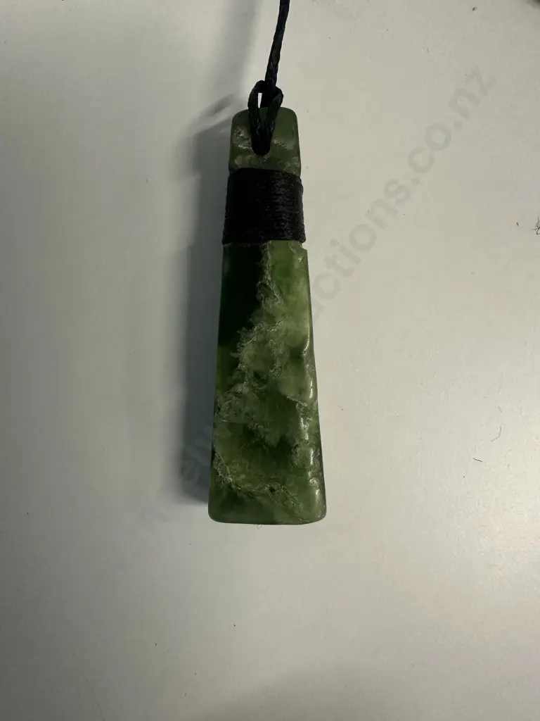 Greenstone Pounamu Necklace L6,W2cm. Image 1++