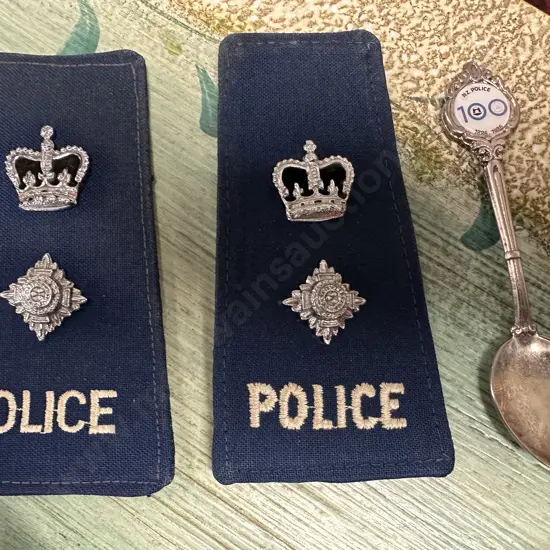 Pair Of Epaulettes Crown Insignia Of The New Zealand Police & Souvenir Teaspoon