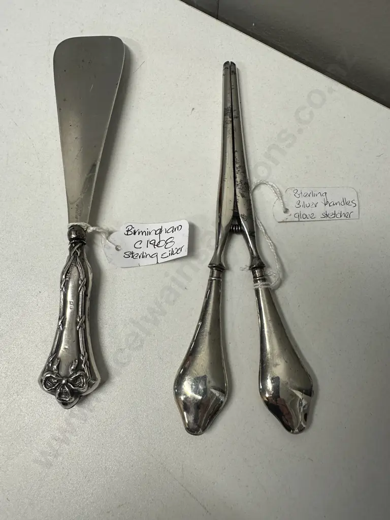 Sterling Silver Shoehorn Hallmarked Birmingham c1908 & Glove Stretcher With Sterling Silver Handles Image 1++