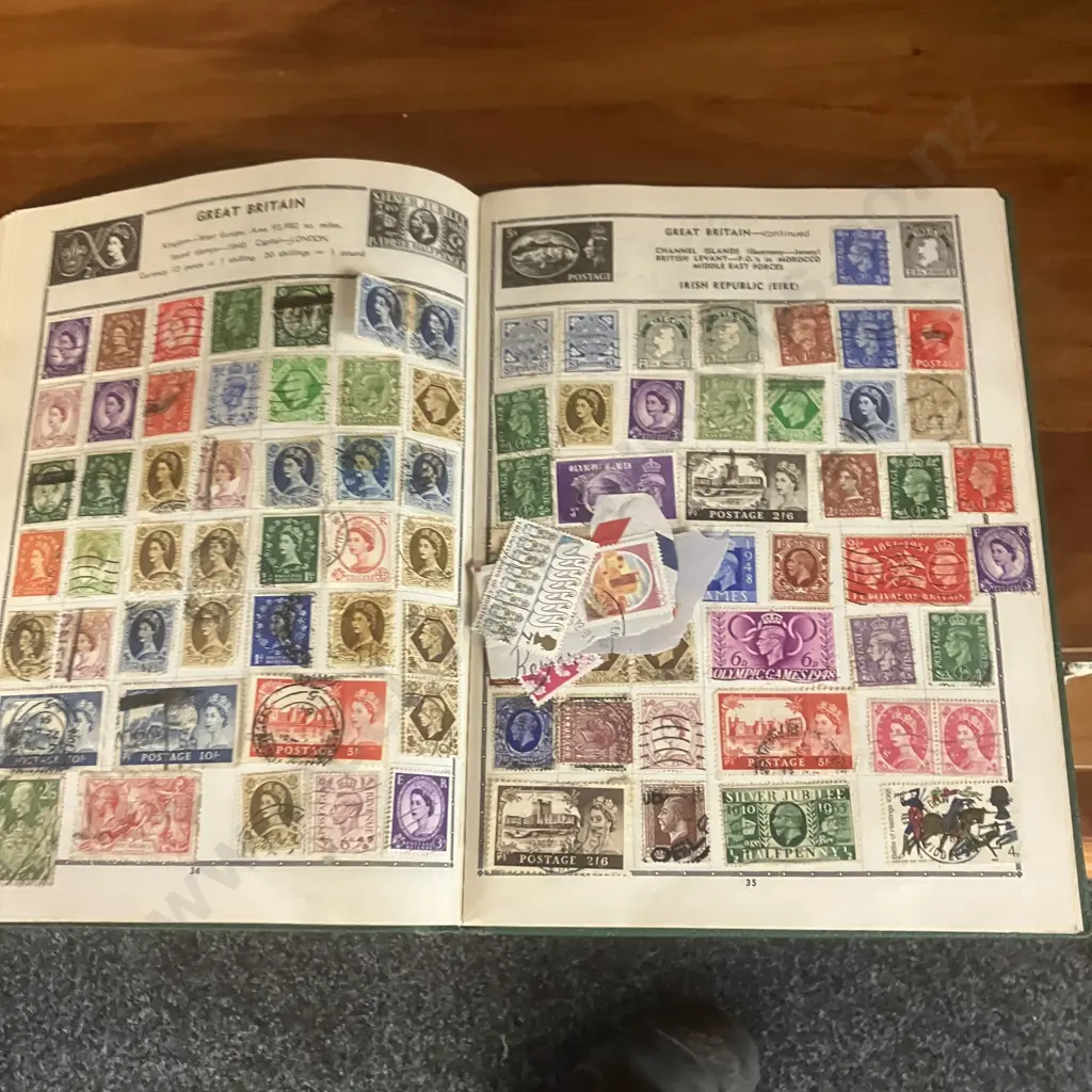 c1960s The Viscount Stamp Album De Luxe With Large Assortment of Stamps, FDC's Etc Image 1++
