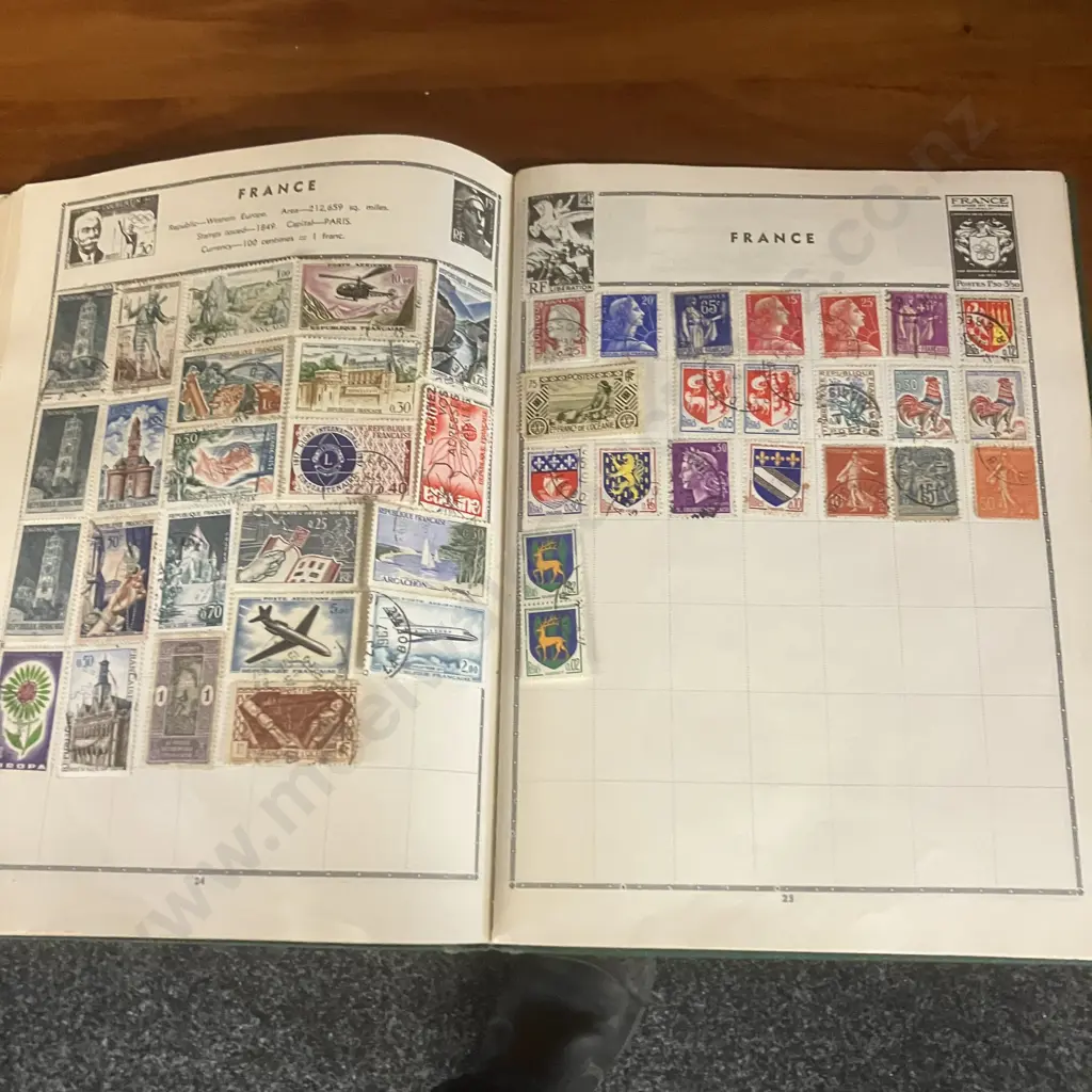 c1960s The Viscount Stamp Album De Luxe With Large Assortment of Stamps, FDC's Etc Image 1++