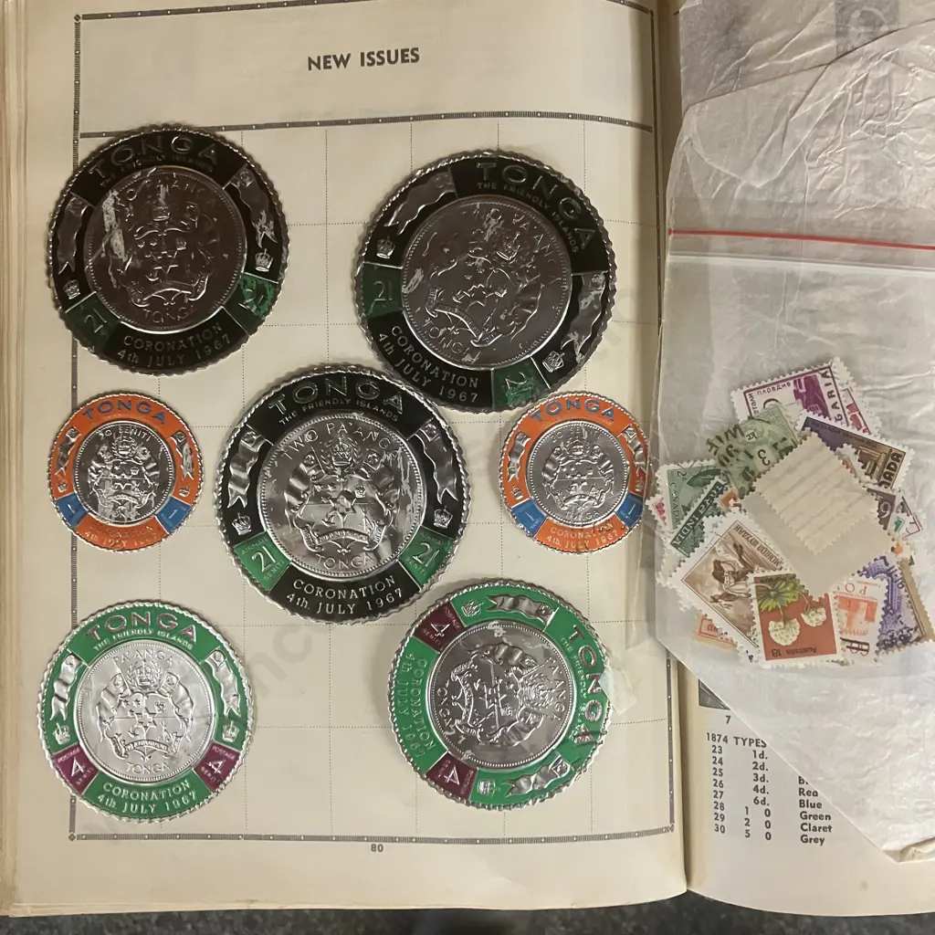 c1960s The Viscount Stamp Album De Luxe With Large Assortment of Stamps, FDC's Etc Image 1++