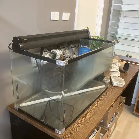 Reptile One Tank & Accessories Including an Aqua One Aquis 700 Filter