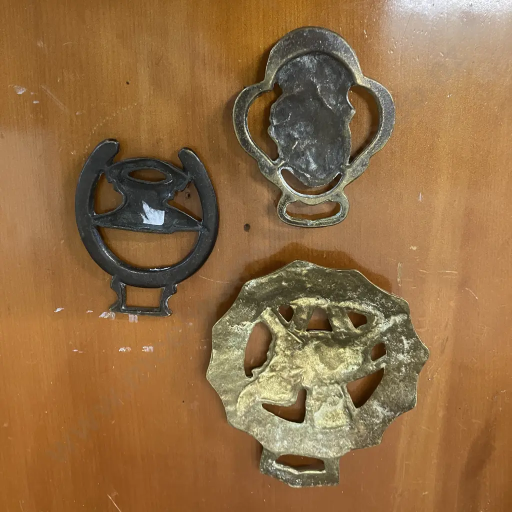 Vintage Horse Brasses - Gretna Green The Famous Anvil, Elephant & Castle, Captain Cuttle (Dombey And Son Character) Image 1++