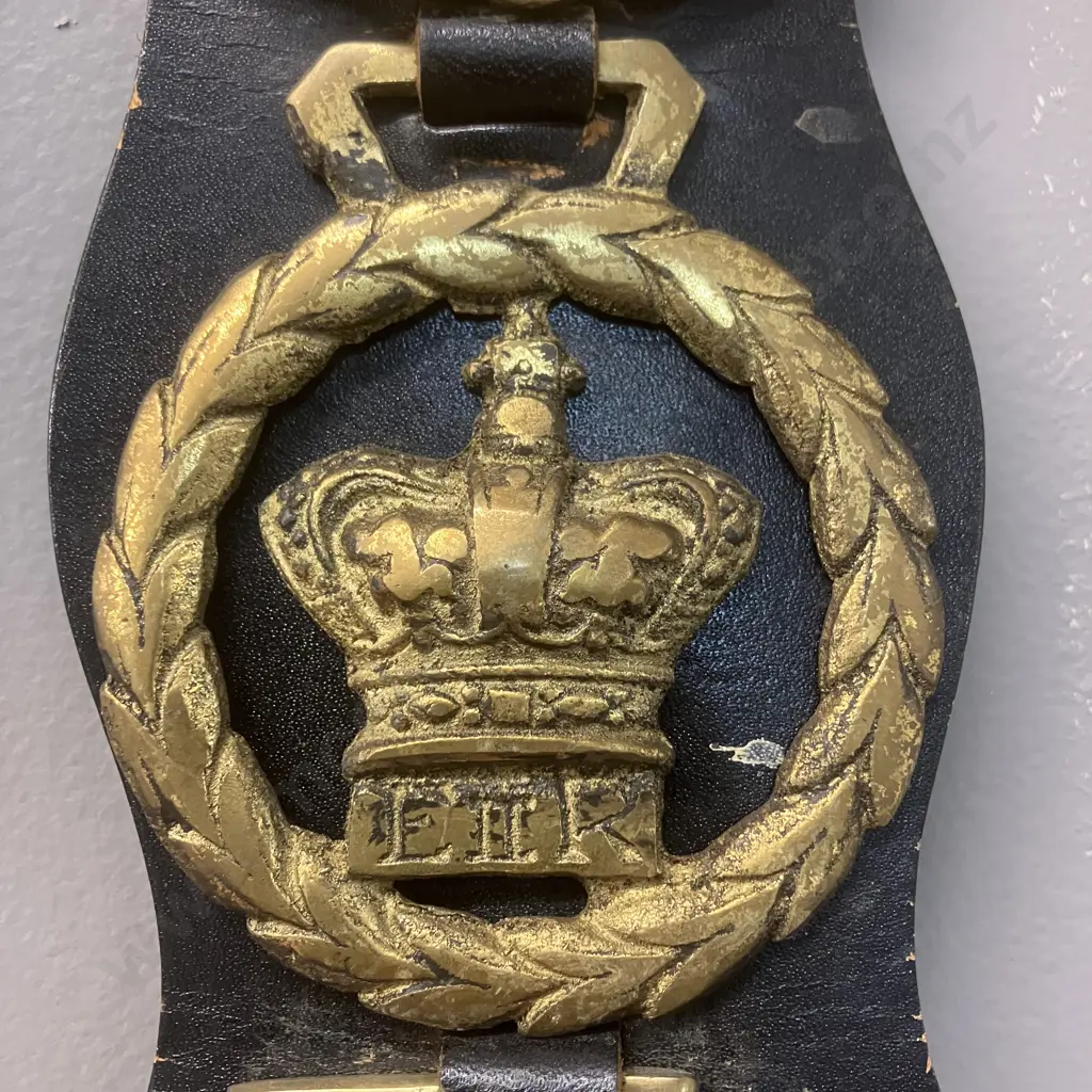 HM Queen Elizabeth II's Silver Jubilee 1952 - 1977 Vintage Six Horse Brasses Mounted On a Brown Leather Strap. L85cm Image 1++