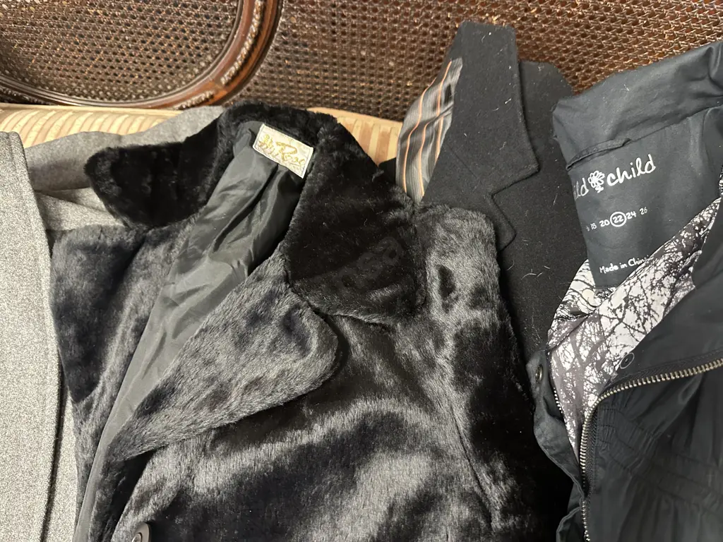 Assorted Ladies Coats & Jacket, Sizes 18 - 22 Image 1++