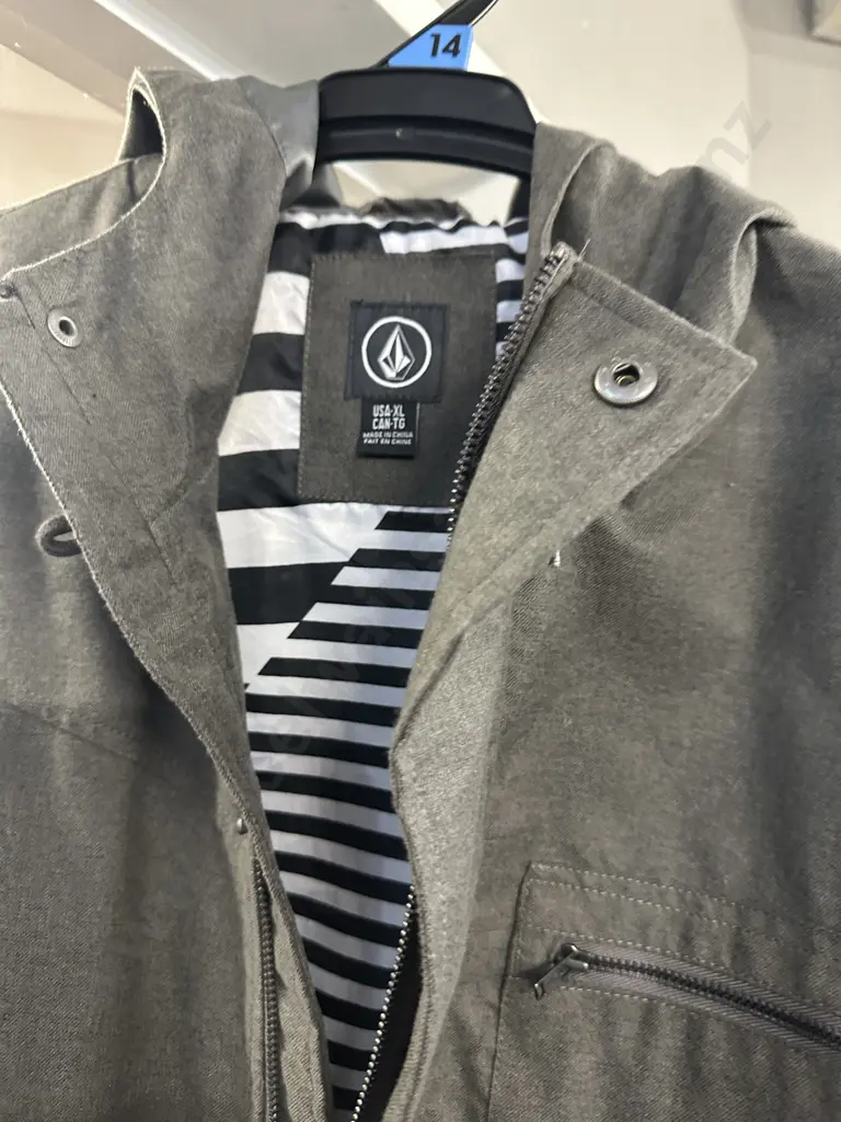 Volcom Size XL Mens Jacket Image 1++