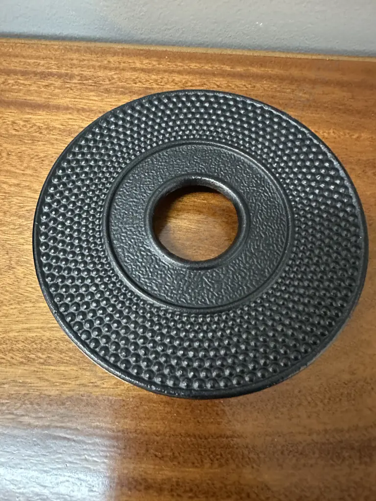 Black Hobnail Cast Iron Teapot With Trivet Image 1++