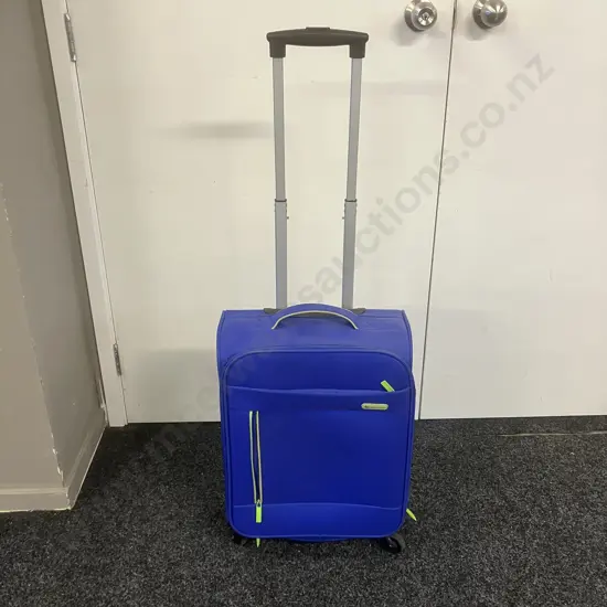 American Tourister Wheeled Suitcase With Retracting Handle. 69 x 44cm