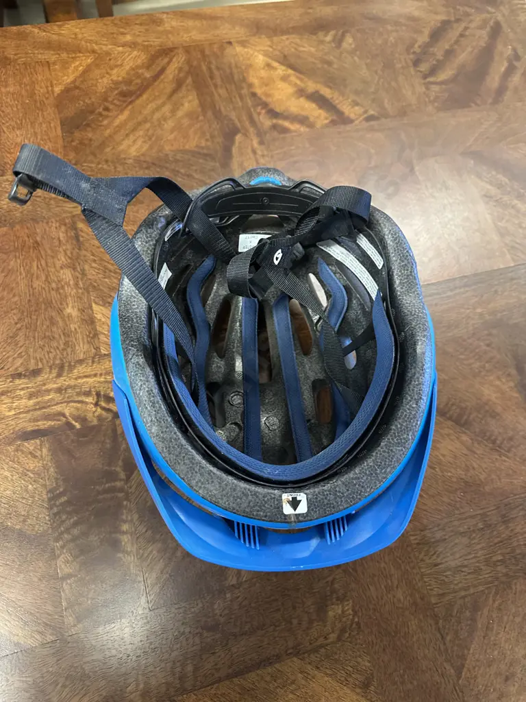 Giro Bike Helmet 54-61cm Image 1++