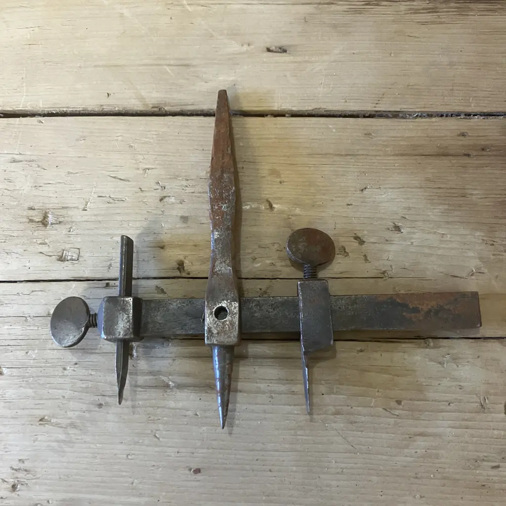 Antique Leather Working Tool - Washer Cutter Set Image 1++