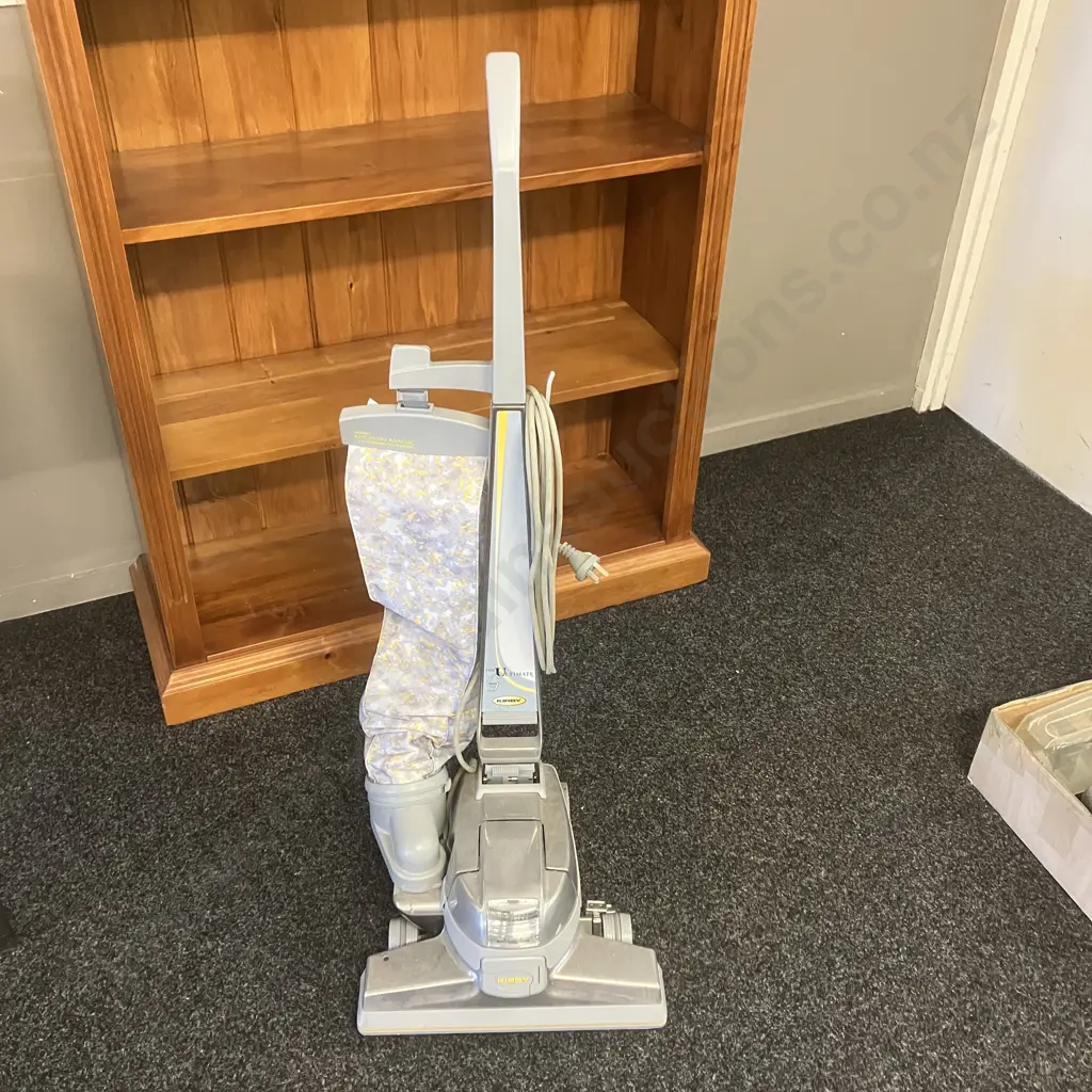 Kirby The Ultimate Model G7-E Bagged Upright Vacuum Cleaner With Lots of Accessories Image 1++