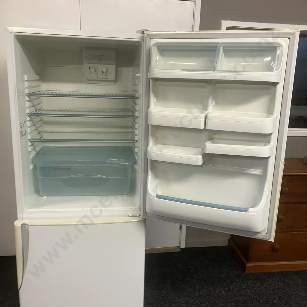Westinghouse Freestyle 415 Litre Fridge Freezer - Model BJ424T-R*16 Image 1++