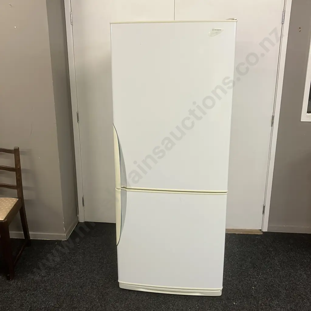 Westinghouse Freestyle 415 Litre Fridge Freezer - Model BJ424T-R*16 Image 1++