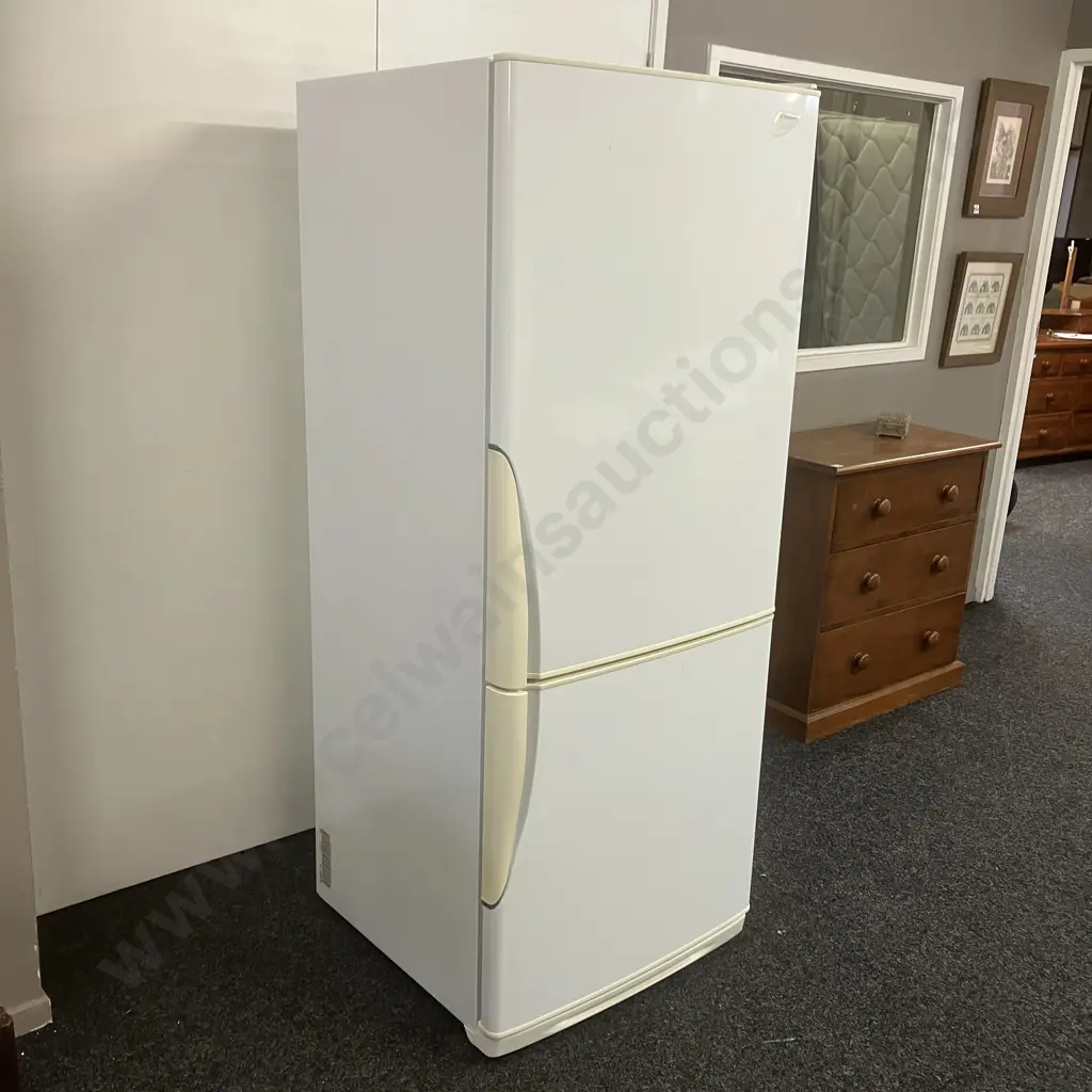 Westinghouse Freestyle 415 Litre Fridge Freezer - Model BJ424T-R*16 Image 1++