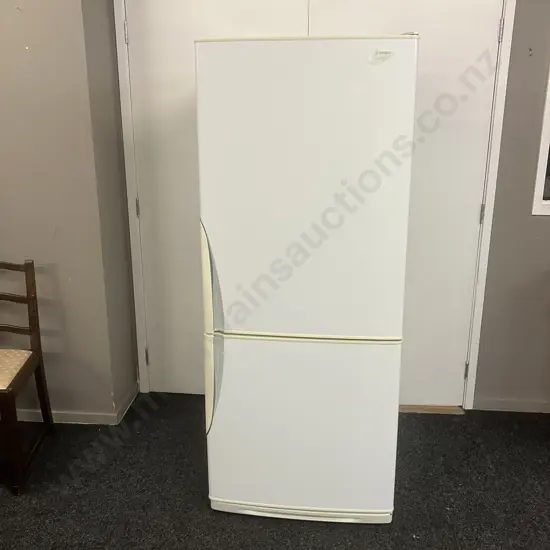 Westinghouse Freestyle 415 Litre Fridge Freezer - Model BJ424T-R*16