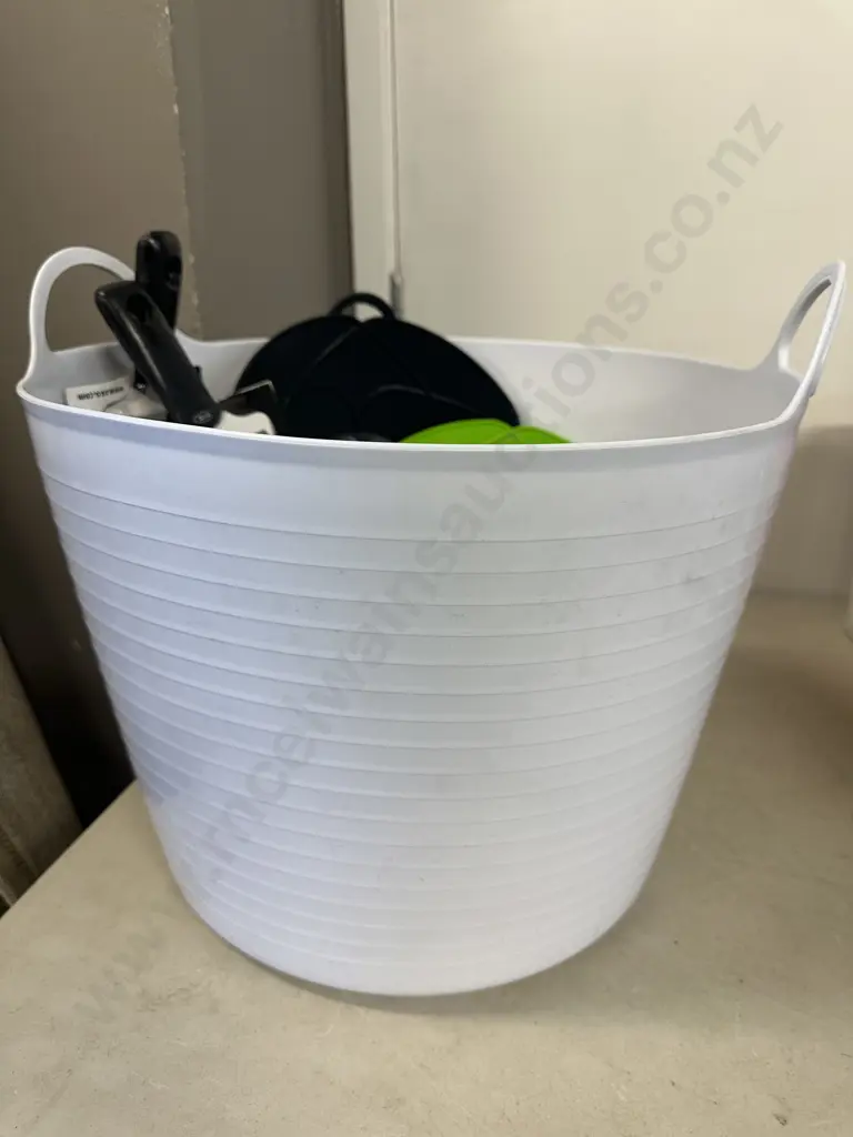 White Plastic Tub With Kochblume Covers, Good grips, Stones Etc Image 1++