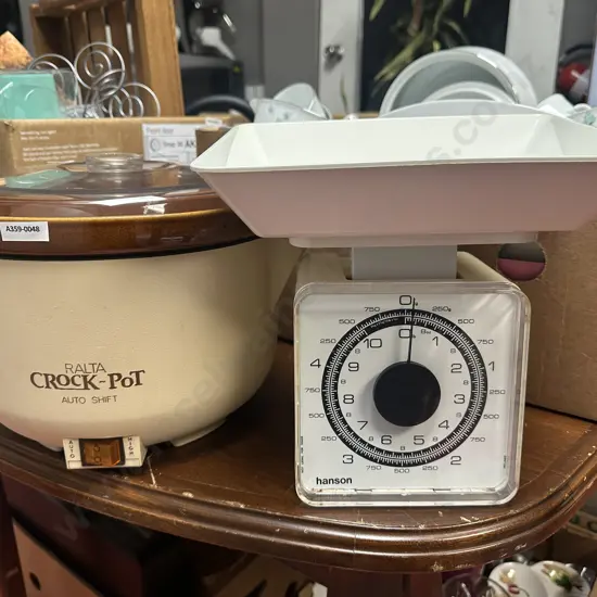 Vintage hanson Kitchen Scales & Ralta Crockpot