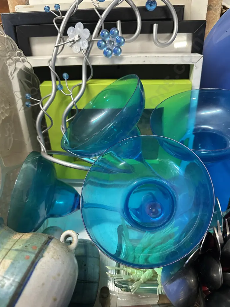 Art, Frames, Glass Ware Etc Image 1++