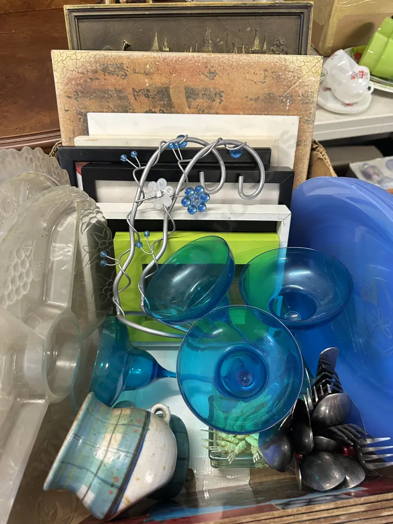 Art, Frames, Glass Ware Etc Image 1++