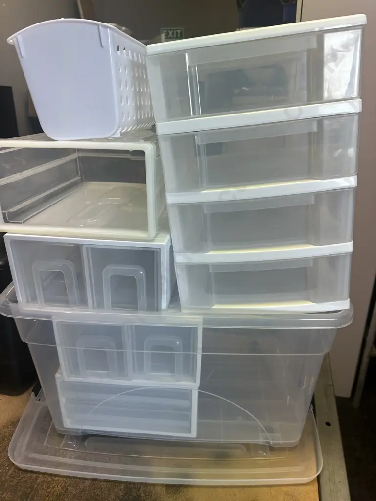 Assorted Plastic Storage Containers Image 1++