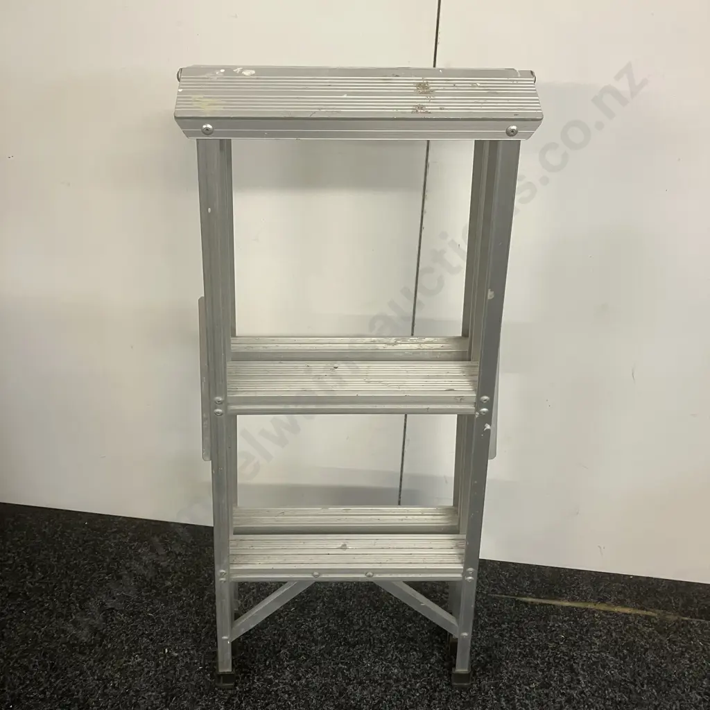 Aluminium Stepladder. H88cm, 2 Step Image 1++
