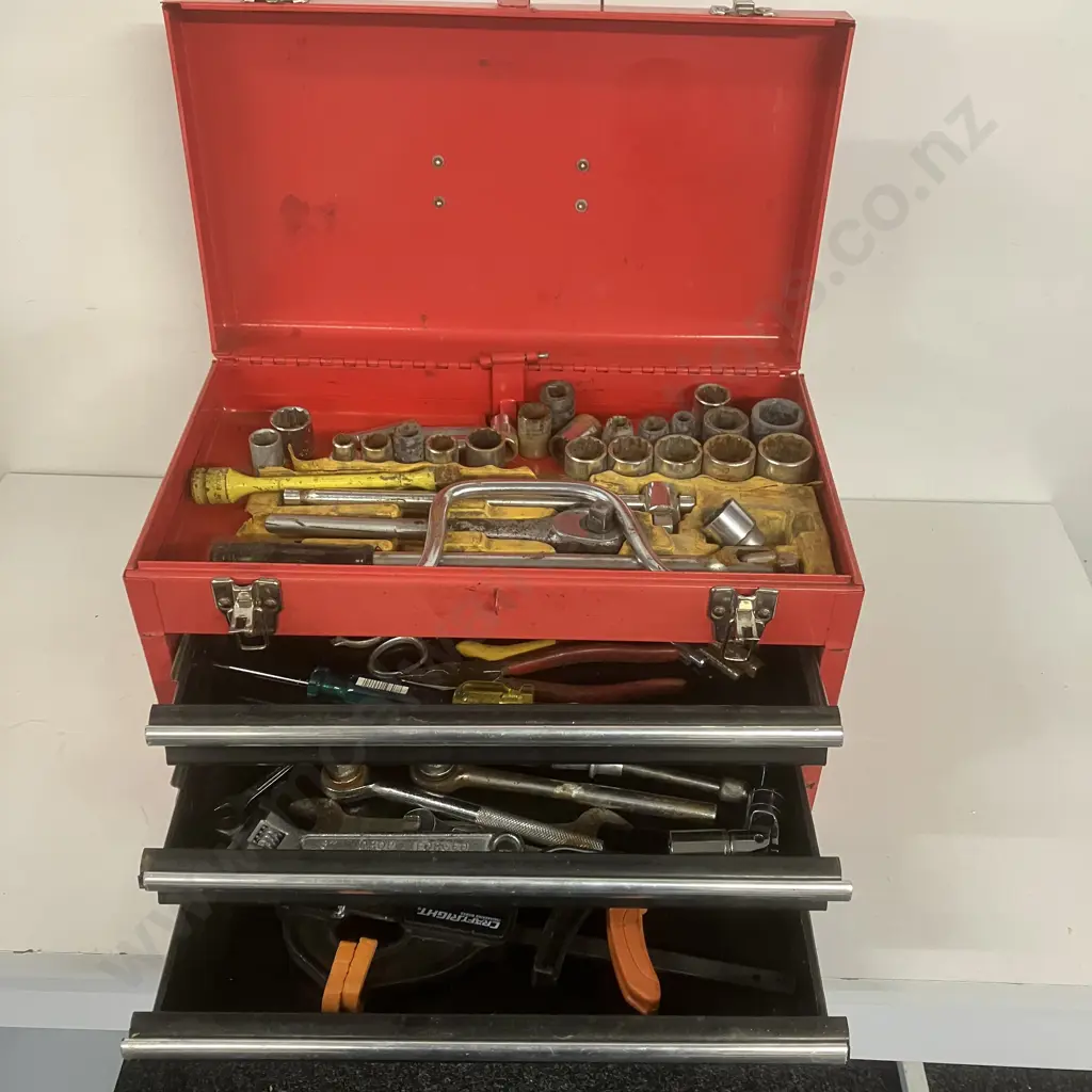 Red Toolbox And Tools Image 1++
