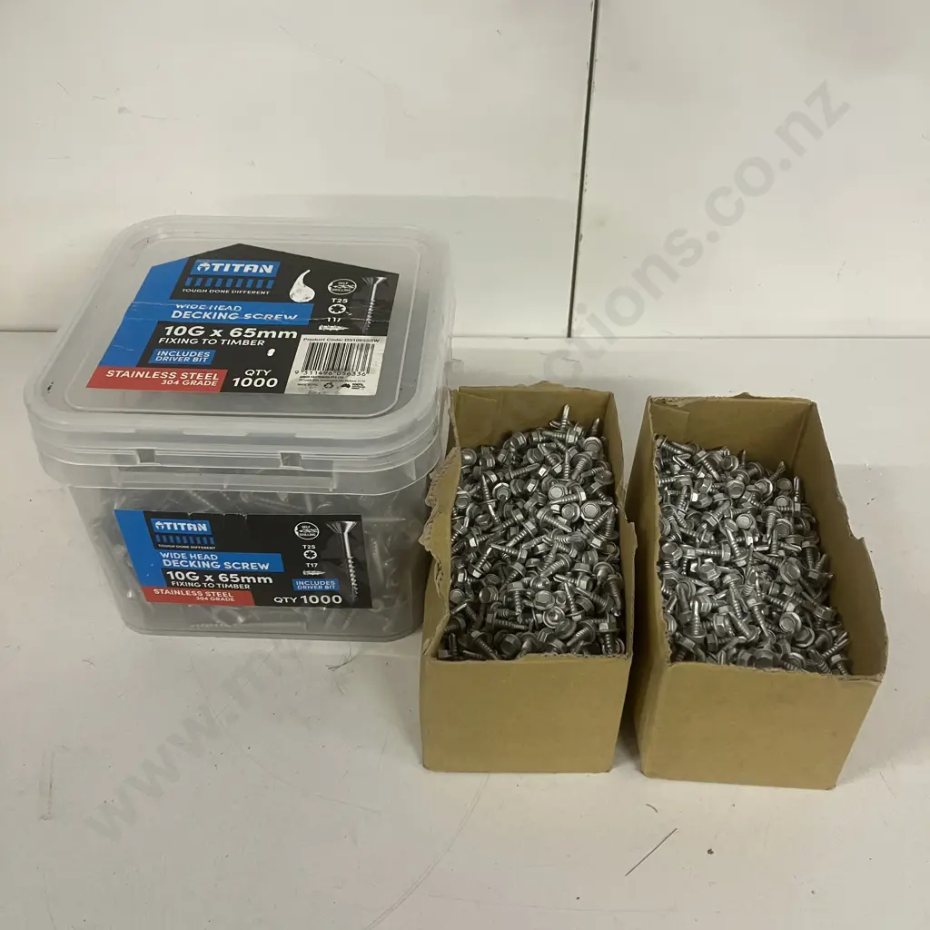 Stainless Steel Deck Screws With 2 Containers Of Tek Screws Image 1++
