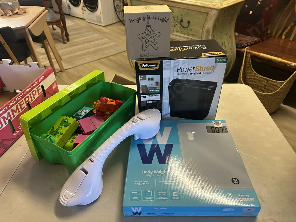 Fellowes Power Shred Shredder, Conair Weight Watcher Scales, Childrens Blocks Etc Image 1++