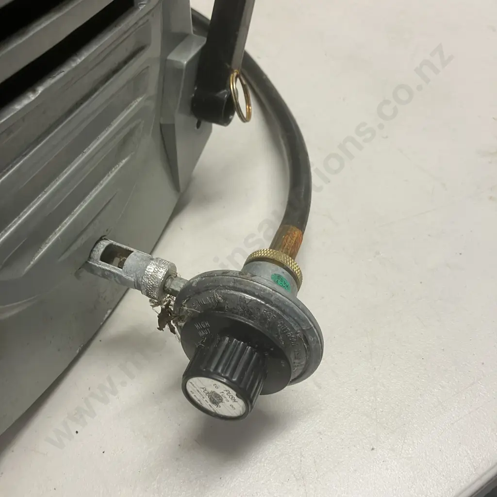 Gasmate Portable BBQ Image 1++