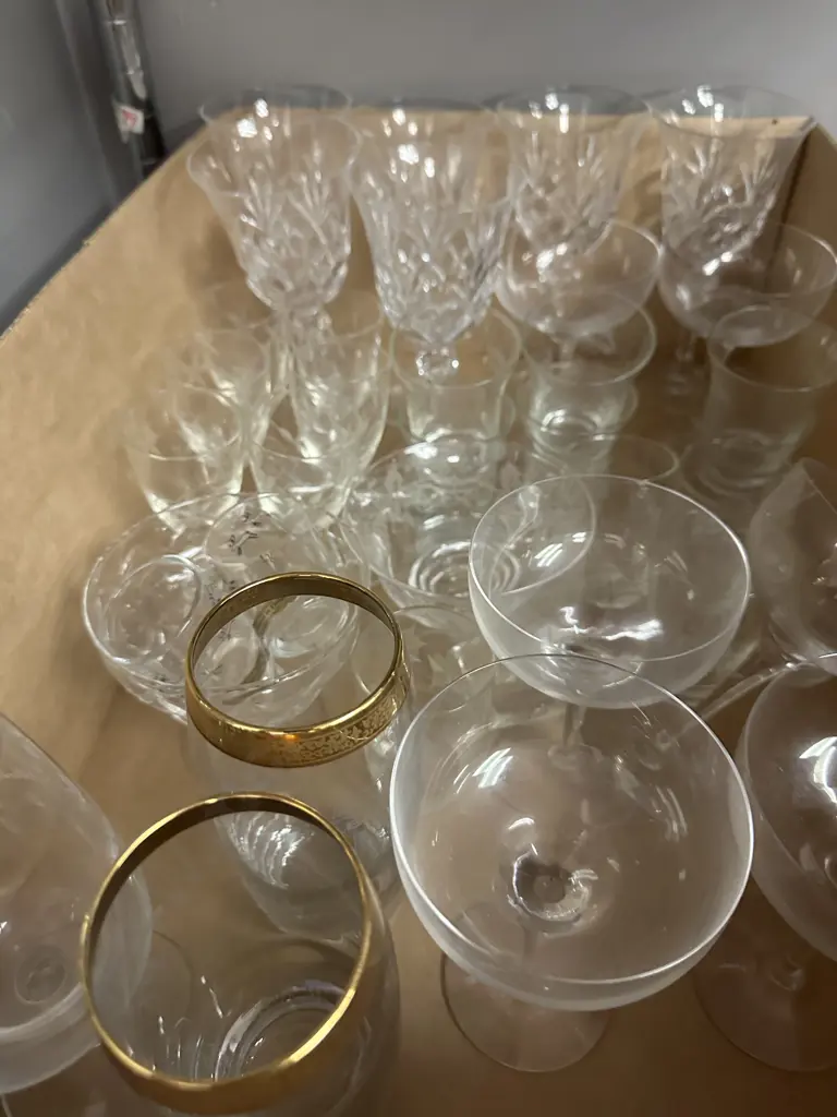 Assorted Crystal & Glass Items Image 1++