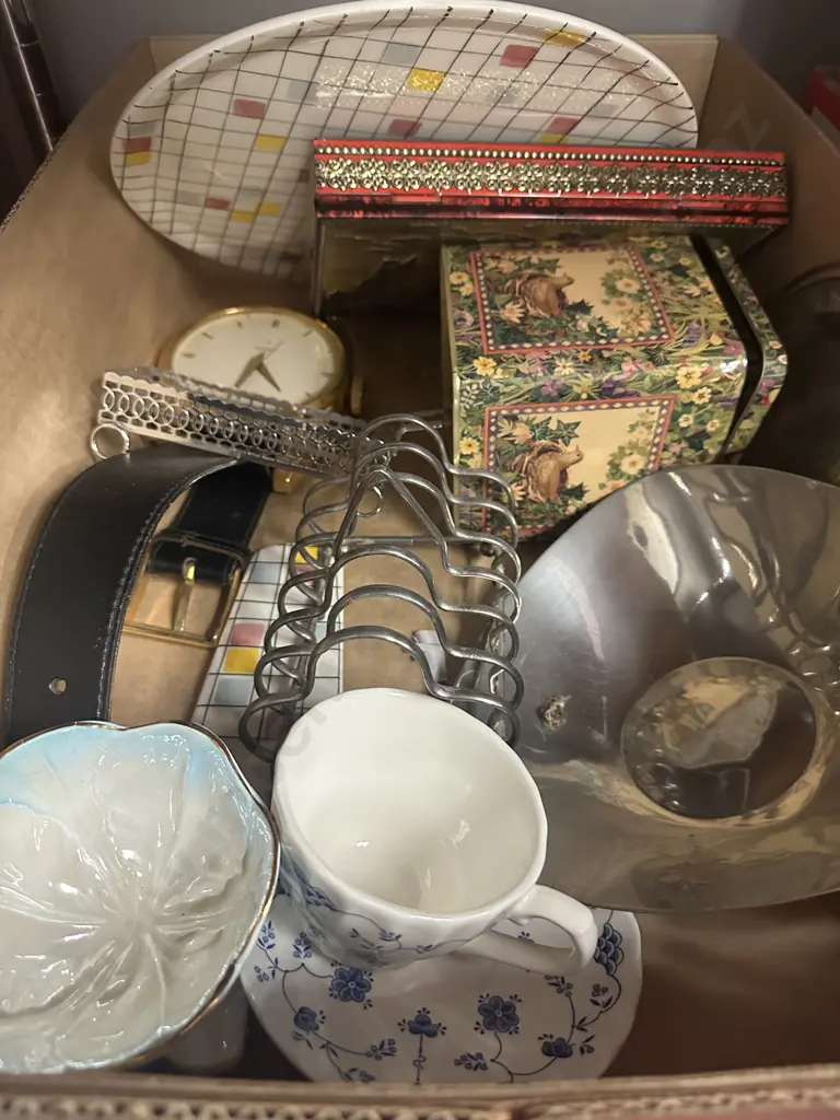 Selection Of Vintage Crockery & China Items Image 1++