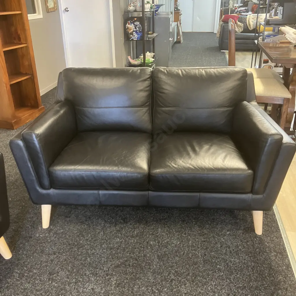 Black Leather Mid-Century Style 3 Seater & 2 Seater Lounge Suite, High Set Solid Wood Legs - Ex Farmers Image 1++