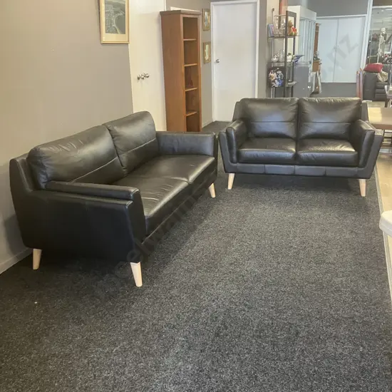 Black Leather Mid-Century Style 3 Seater & 2 Seater Lounge Suite, High Set Solid Wood Legs - Ex Farmers