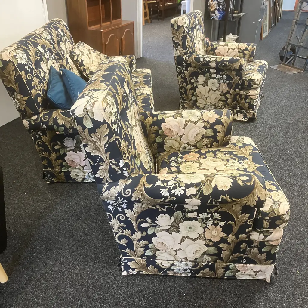 Stunning Black & Gold Floral Sanderson Cloth 2 Seater Settee With Pair of Armchairs. On Wheels Image 1++